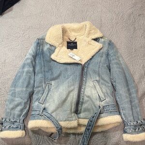 American Eagle Outfitters Light Blue Denim Jacket with Cream Lining